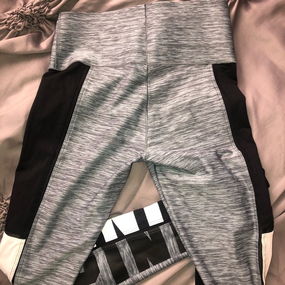 VS Color Block High Waisted Leggings - Picture 2 of 4